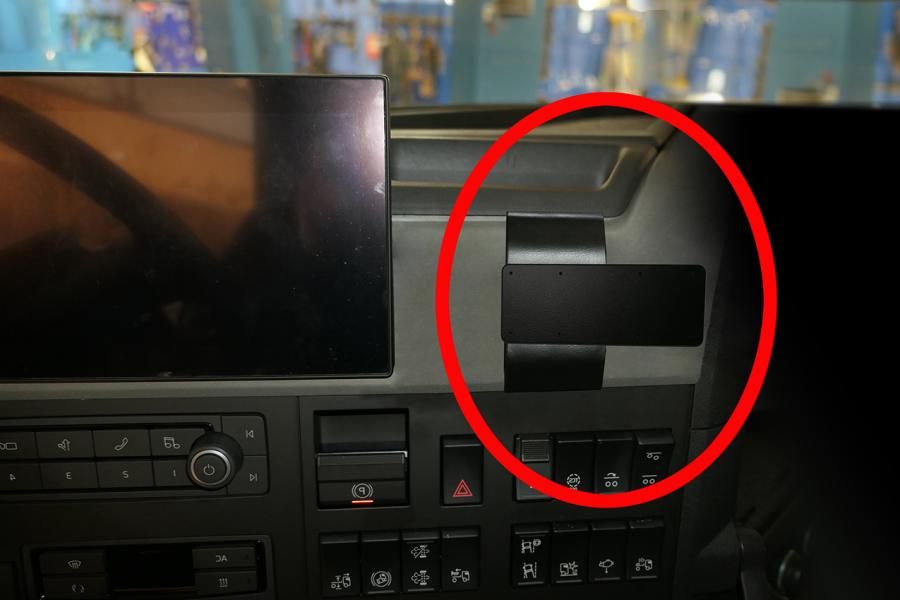 Proclip Volvo FM series 21- Center mount - Heavy Duty