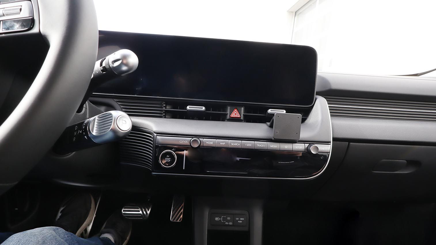 Proclip Hyundai Ioniq 5 25- Center mount