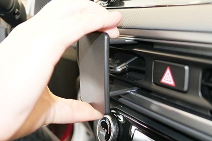 Proclip Hyundai Kona Electric (with display) 22-Center mount